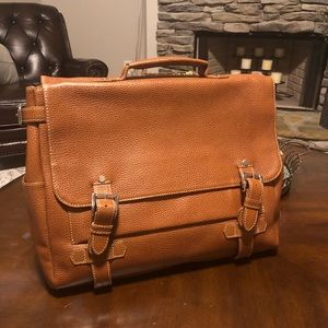 BRAND NEW - Pebbled Leather Gaston Messenger Bag